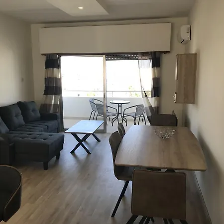 Apartament Karouana Two Bedroom *